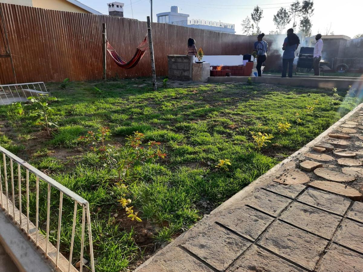 فندق Rafiki House نانيوكي المظهر الخارجي الصورة